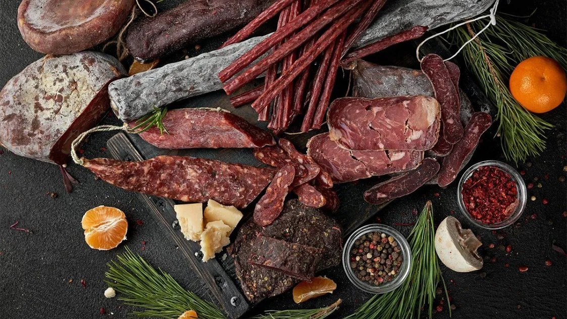 Колбаса из мяса оленя