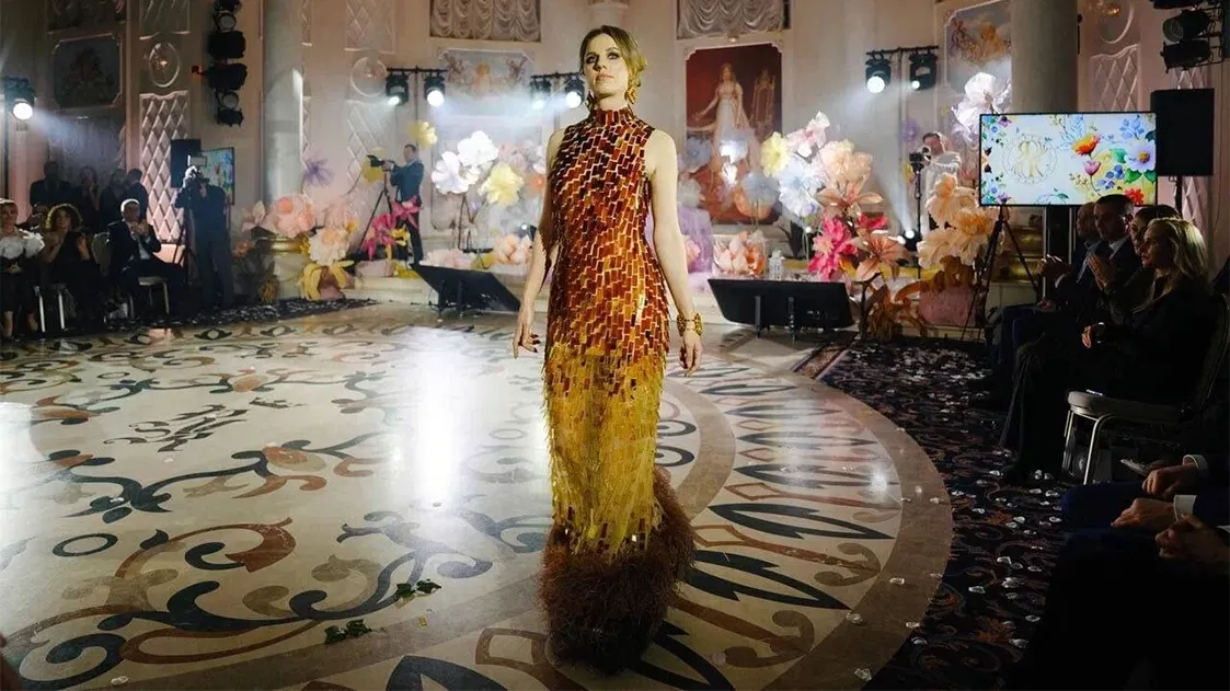 Платье из янтаря