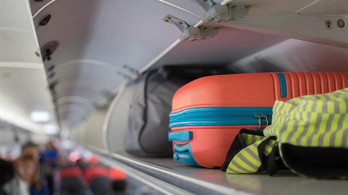 Jetstar вводит плату за багажные полки: ручная кладь наверху станет платной с февраля 2027 года